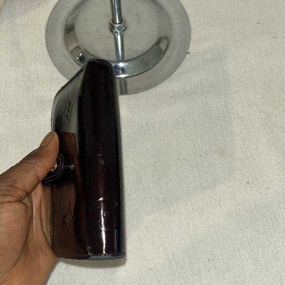 Authentic LOUIS VUITTON  Vernice vintage Wallet - Picture 6 of 14